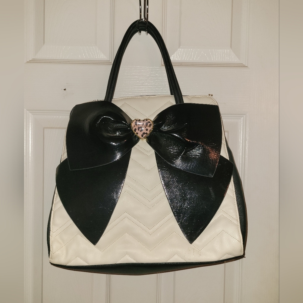 Black and White Bow Accent Handbag Betsey Johnson